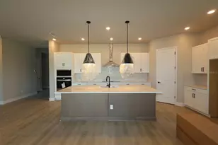 31351 Westbury Ests Ave, Wesley Chapel, FL 33545 - Photo 5