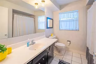 13840 94th Ave, Seminole, FL 33776 - Photo 17