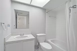 4889 Puritan Cir, Tampa, FL 33617 - Photo 11