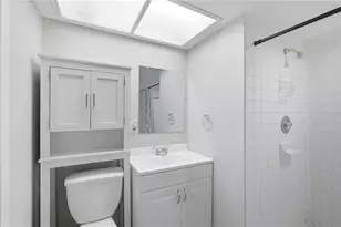 4889 Puritan Cir, Tampa, FL 33617 - Photo 13