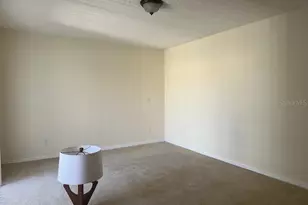 15206 W Pond Woods Dr, Tampa, FL 33618 - Photo 13