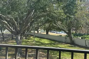 15206 W Pond Woods Dr, Tampa, FL 33618 - Photo 11