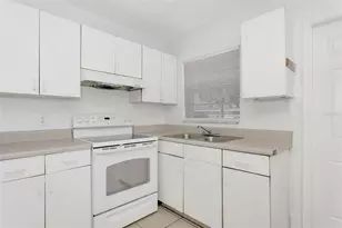 810 21st Ave W, Bradenton, FL 34205 - Photo 9