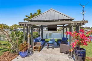 4310 40th St S, Saint Petersburg, FL 33711 - Photo 3