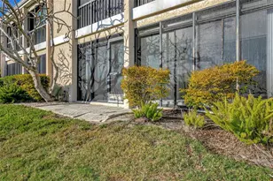 8734 54th Ave W, Bradenton, FL 34210 - Photo 9