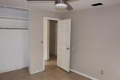 8120 7th Street N, Saint Petersburg, FL 33702 - Photo 11
