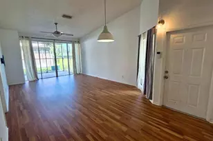 16101 Rambling Vine Dr E, Tampa, FL 33624 - Photo 3