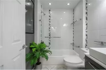 16101 Rambling Vine Drive E, Tampa, FL 33624 - Photo 11