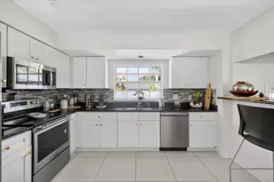 7613 Rustic Dr, Tampa, FL 33634 - Photo 9