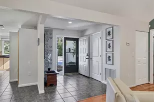 4540 Ascot Cir N, Sarasota, FL 34235 - Photo 3