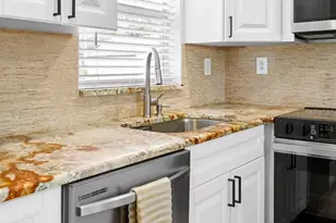 2909 W Dewey St, Tampa, FL 33607 - Photo 9