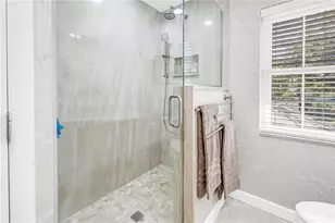 812 Amelia Ct NE, Saint Petersburg, FL 33702 - Photo 31