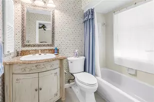 812 Amelia Ct NE, Saint Petersburg, FL 33702 - Photo 37