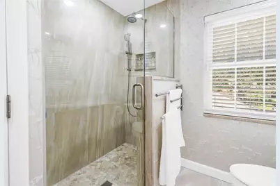 812 Amelia Court NE, Saint Petersburg, FL 33702 - Photo 11