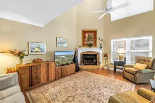 812 Amelia Ct NE, Saint Petersburg, FL 33702 - Photo 17