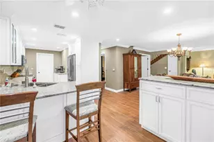 812 Amelia Ct NE, Saint Petersburg, FL 33702 - Photo 21