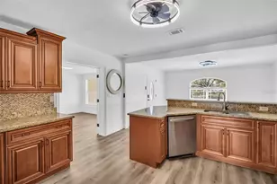 4767 26th Ave N, Saint Petersburg, FL 33713 - Photo 9