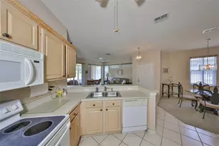 2112 Acadia Greens Dr, Sun City Center, FL 33573 - Photo 9