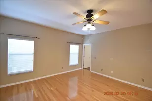 813 Parsons Pointe St, Seffner, FL 33584 - Photo 9