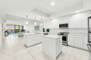 125 Island Way, Clearwater Beach, FL 33767 - Photo 5