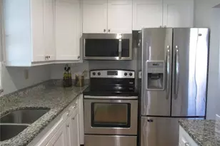 1904 Canterbury Ln, Sun City Center, FL 33573 - Photo 5