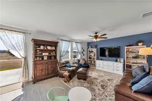 3070 Forrest Plum Ct, Zephyrhills, FL 33540 - Photo 7