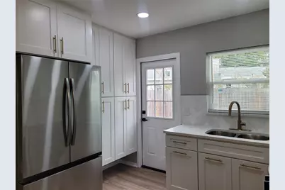 8244 125th Street, Seminole, FL 33772 - Photo 9