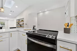 1120 Country Ln, Lutz, FL 33558 - Photo 13