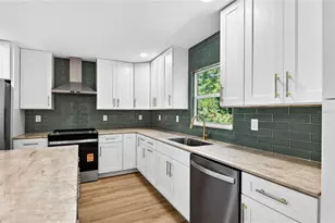 902 N 32nd St, Saint Petersburg, FL 33713 - Photo 7
