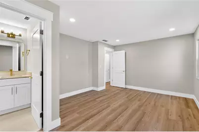 902 N 32nd Street, Saint Petersburg, FL 33713 - Photo 19