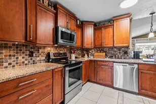 1917 E View Dr, Sun City Center, FL 33573 - Photo 27