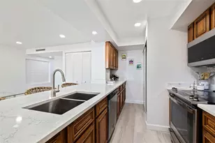 5700 Mariner St, Tampa, FL 33609 - Photo 9