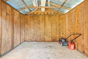 1301 Foxwood Dr, Lutz, FL 33549 - Photo 29