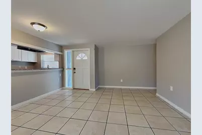 [Address not provided], Tampa, FL 33615 - Photo 5