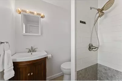 916 2nd Street N #B, Saint Petersburg, FL 33701 - Photo 17