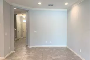 1073 Amber Leaf Trl, Wesley Chapel, FL 33544 - Photo 3