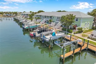 0 #114Ss Coquina Key Dr SE, Saint Petersburg, FL 33705 - Photo 3