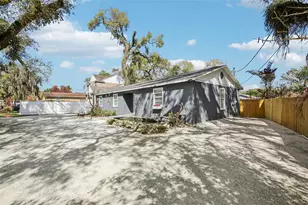 3905 W Lake Dr, Seffner, FL 33584 - Photo 3