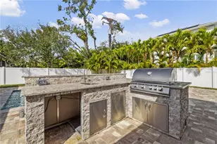 5009 W Neptune Way, Tampa, FL 33609 - Photo 17