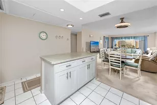 4650 Cove Cir, Saint Petersburg, FL 33708 - Photo 13