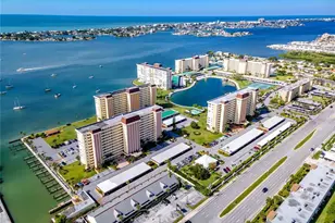 4650 Cove Cir, Saint Petersburg, FL 33708 - Photo 1