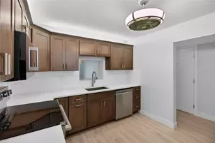 7645 Sun Island Dr S, South Pasadena, FL 33707 - Photo 11