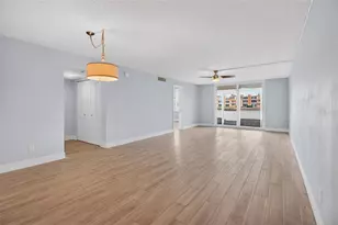 7645 Sun Island Dr S, South Pasadena, FL 33707 - Photo 13