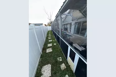 12809 Dunhill Drive, Tampa, FL 33624 - Photo 9