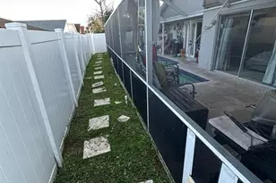 12809 Dunhill Dr, Tampa, FL 33624 - Photo 9