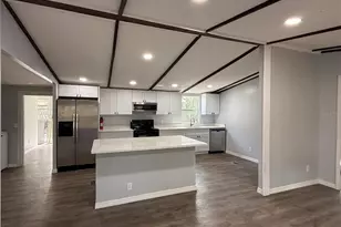 8824 Overlook Dr, Wesley Chapel, FL 33545 - Photo 5