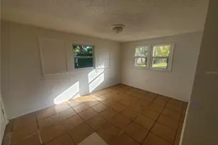 2300 5th St S, Saint Petersburg, FL 33705 - Photo 9