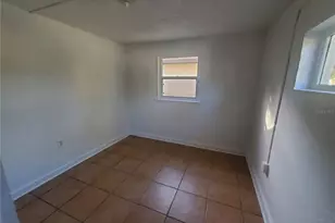 2300 5th St S, Saint Petersburg, FL 33705 - Photo 11