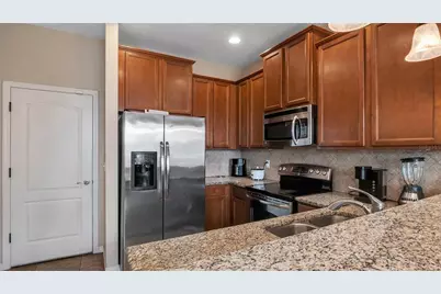 10235 Villa Palazzo Court, Tampa, FL 33615 - Photo 5