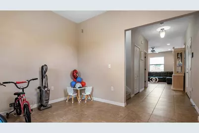 10235 Villa Palazzo Court, Tampa, FL 33615 - Photo 13